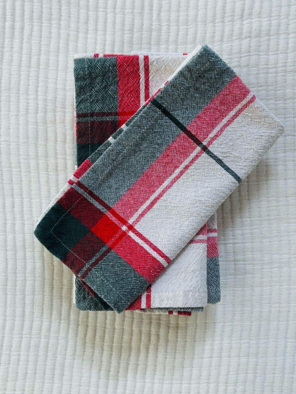 Hearth & Hand with Magnolia 4 Piece Holiday Plaid Napkin Set Red/Green